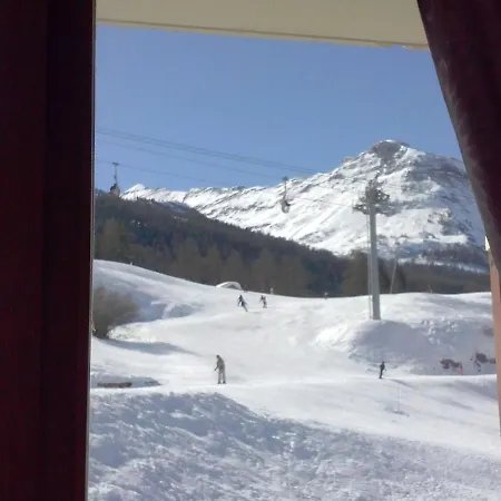 Pour 4 Personnes Avec Balcon Expose Sud Au Pied Des Pistes A Val Cenis - Fr-1-508-172 Lanslevillard