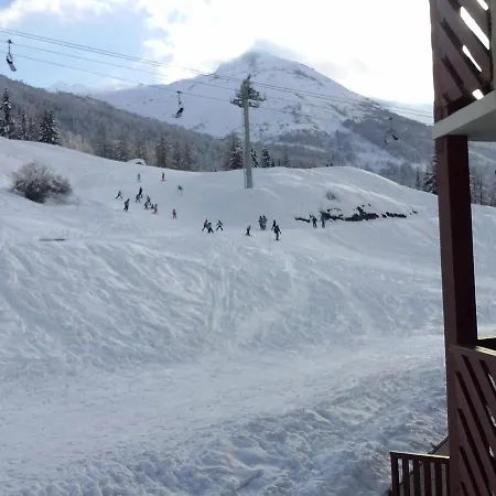 Apartment Pour 4 Personnes Avec Balcon Expose Sud Au Pied Des Pistes A Val Cenis - Fr-1-508-172