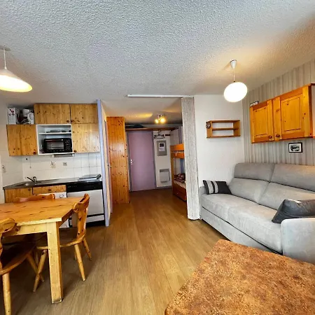 Pour 4 Personnes Avec Balcon Expose Sud Au Pied Des Pistes A Val Cenis - Fr-1-508-172 Lanslevillard
