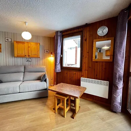 Pour 4 Personnes Avec Balcon Expose Sud Au Pied Des Pistes A Val Cenis - Fr-1-508-172 Lanslevillard